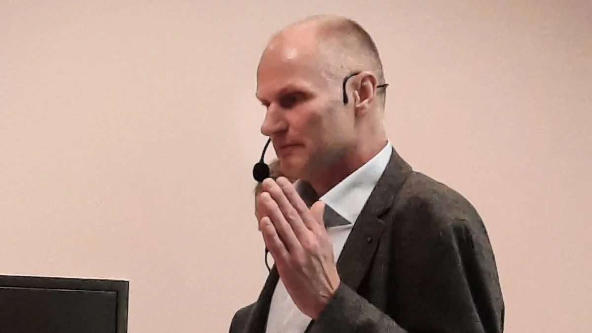 Formand i Østjysk Landboforening, Henrik Nielsen, havde krigen i Ukraine samt klima og grøn omstilling blandt emnerne i forbindelse med generalforsamlingen. Foto: John Ankersen