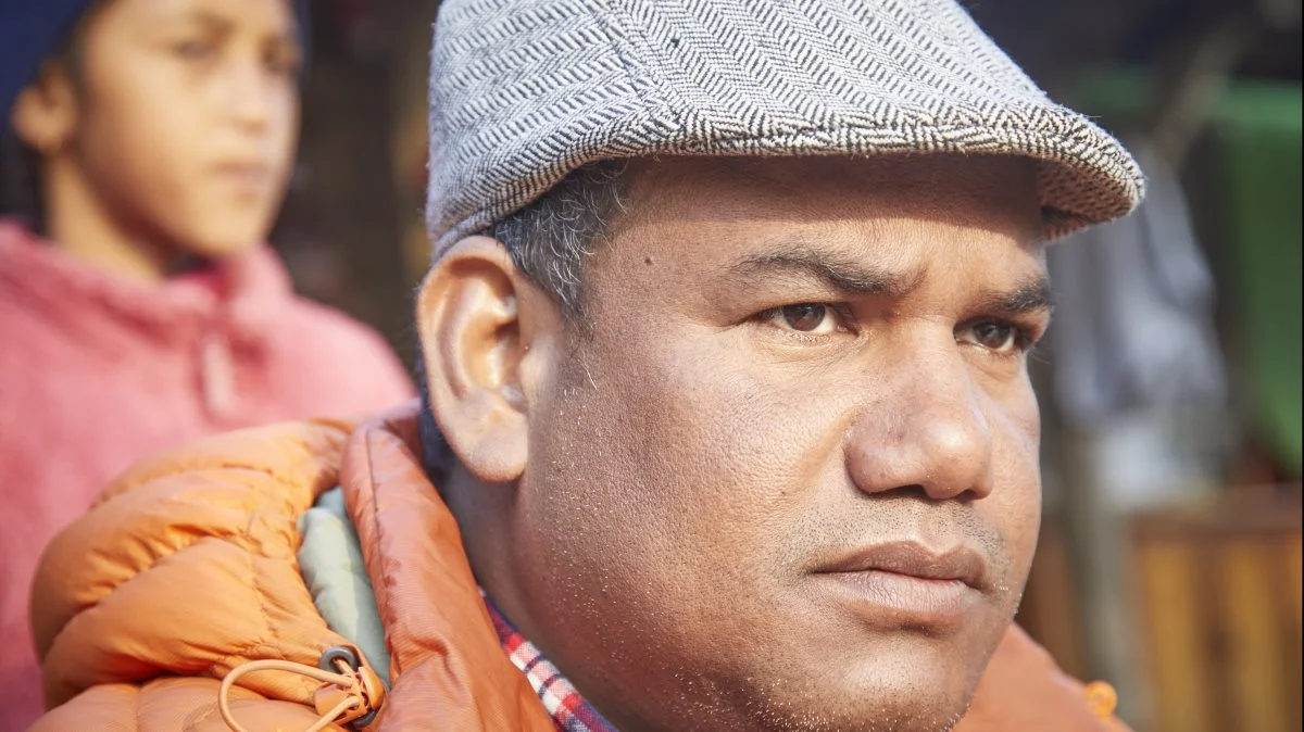 Shivaji Gayak er fra Kantipur, men har i mange år arbejdet som journalist med udgangspunkt i Nepals hovedstad Katmandu. For nogle år siden besluttede han at opgive den karriere for at opstarte det store, kollektive landbrugsprojekt.