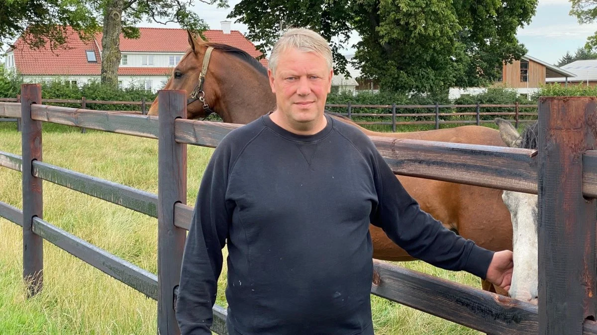 Søren Rasmussen, ejer og direktør hos halmleverandøren Frandsbjerg Energy, mener, at man skal fjerne flere af de barrierer, der står i vejen for at bruge mere halm til biogasproduktion. Foto: Privat