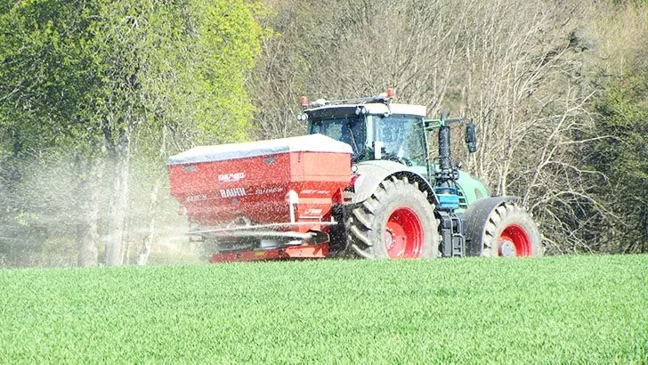 AgroMarkets anbefaler planteavleren at gemme 100 kg gødning over fra 2022 til 2023. 