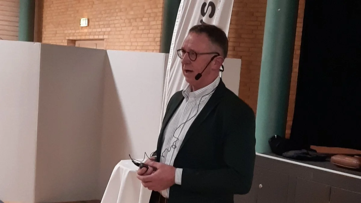 Det er vigtigt, at vi selv kan producere energien. Hvis vi skulle hjælpe til i landbruget, kunne det være med mere hvede, mere biogas, flere solceller og mere vindenergi, lød det fra Søren Christensen.