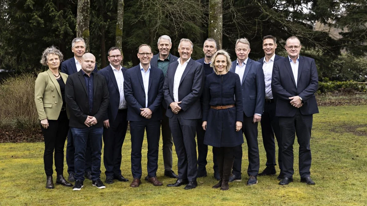 DLG´s bestyrelse 2022-2024.jpeg
DLG's bestyrelse 2022/2024: Niels Dengsø Jensen, Carl Christian Lei, Jens Myhren, Jørn Munk, Dorte Bak Himmelstrup, Thomas Ahrendt, Lars Hansen, Lars-Ole Hjorth-Larsen, John Kristensen (medarbejderrepræsentant), Kim Svendsen (medarbejderrepræsentant), Susanne Mørch Koch, CEO i Tivoli, Marianne Rørslev Bock, CFO i Scandinavian Tobacco Group, Carsten Hänel, CEO i Orkla Danmark. OBS: på billedet mangler Marianne Rørslev Bock. Foto: Niels Hougaard