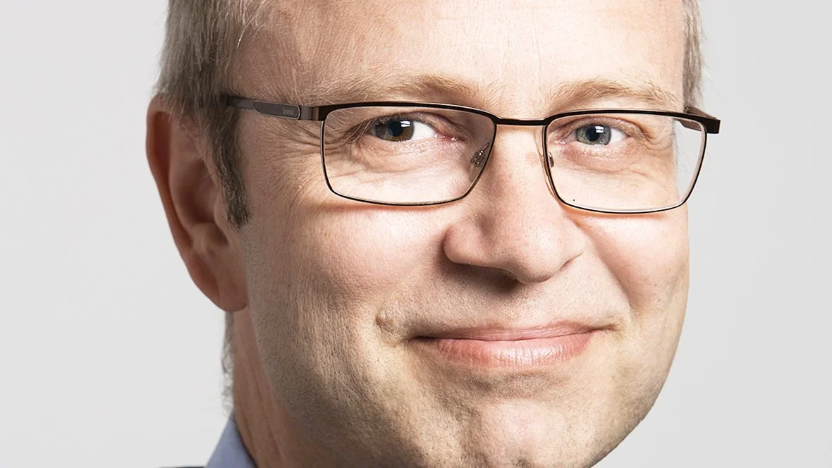 - Vores indtryk er, at langt hovedparten af de andre lande vil give mulighed for at dyrke brakarealerne. For eksempel vil Frankrig give mulighed for at opdyrke brakarealerne og anvende pesticider og gødning. Et land som Tyskland vælger at begrænse det til at kunne tage slet og anvende græsset til græsprotein og til afgræsning, siger EU-politisk chef i L&F, Niels Lindberg Madsen