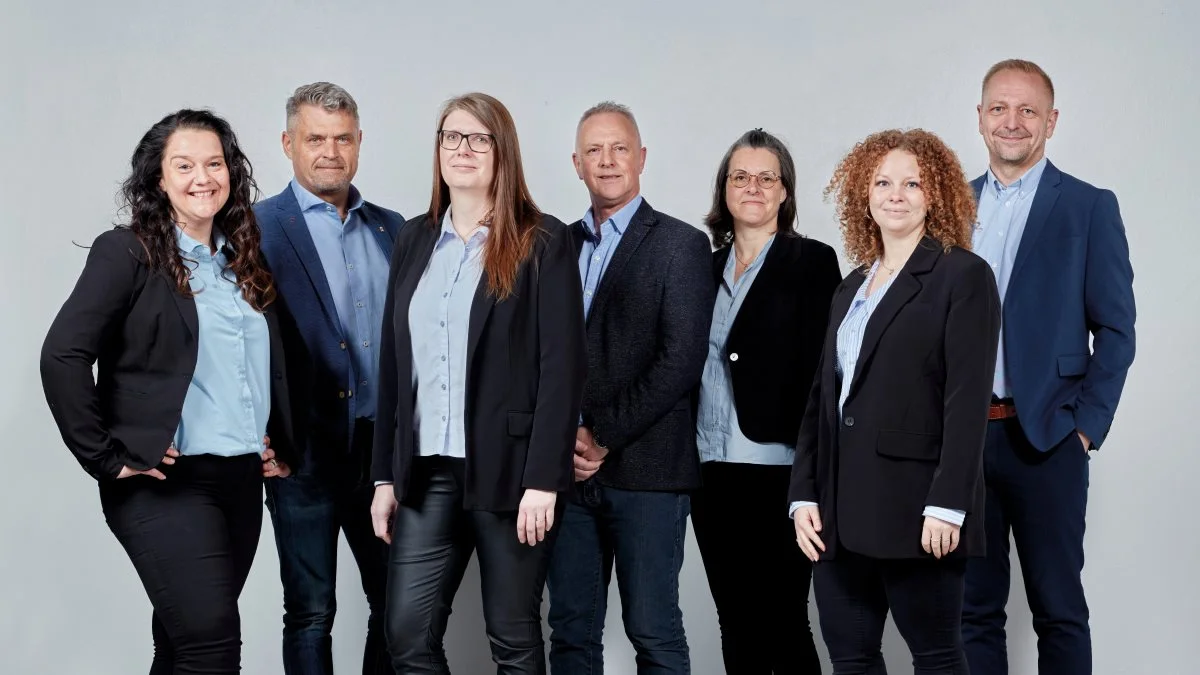 Hele holdet i Agriteam Bernt Villadsen ApS – fra venstre: Bettina Sæderup, Lars Jørgensen, Mette Myrhøj Jensen, Ib Bjerregaard, Berit Villadsen, Cecilie Hansen, Bernt Villadsen.