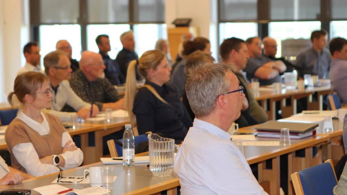 Der blev spidset ører på temadagen, hvor der var stor interesse for at høre mere om, hvad man skal have styr på, når overgangsordningerne i »Bekendtgørelse om dyrevelfærdsmæssige mindstekrav til hold af kvæg« ophører. 