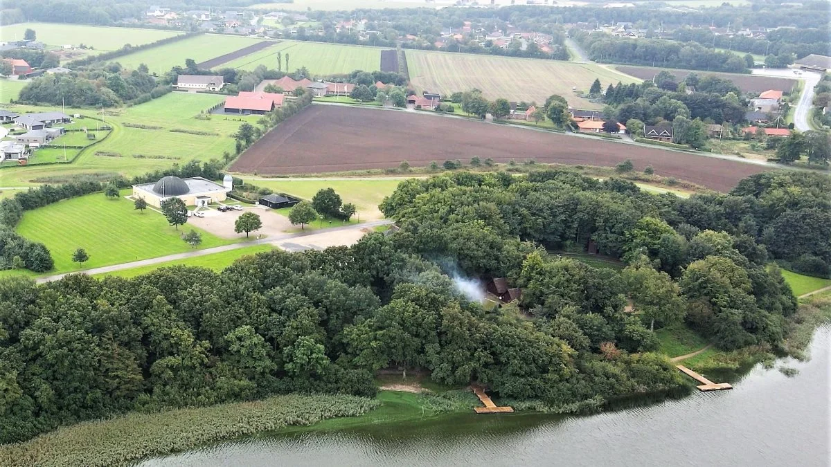 Folkemødet i Jels kommer til at finde sted i disse omgivelser.