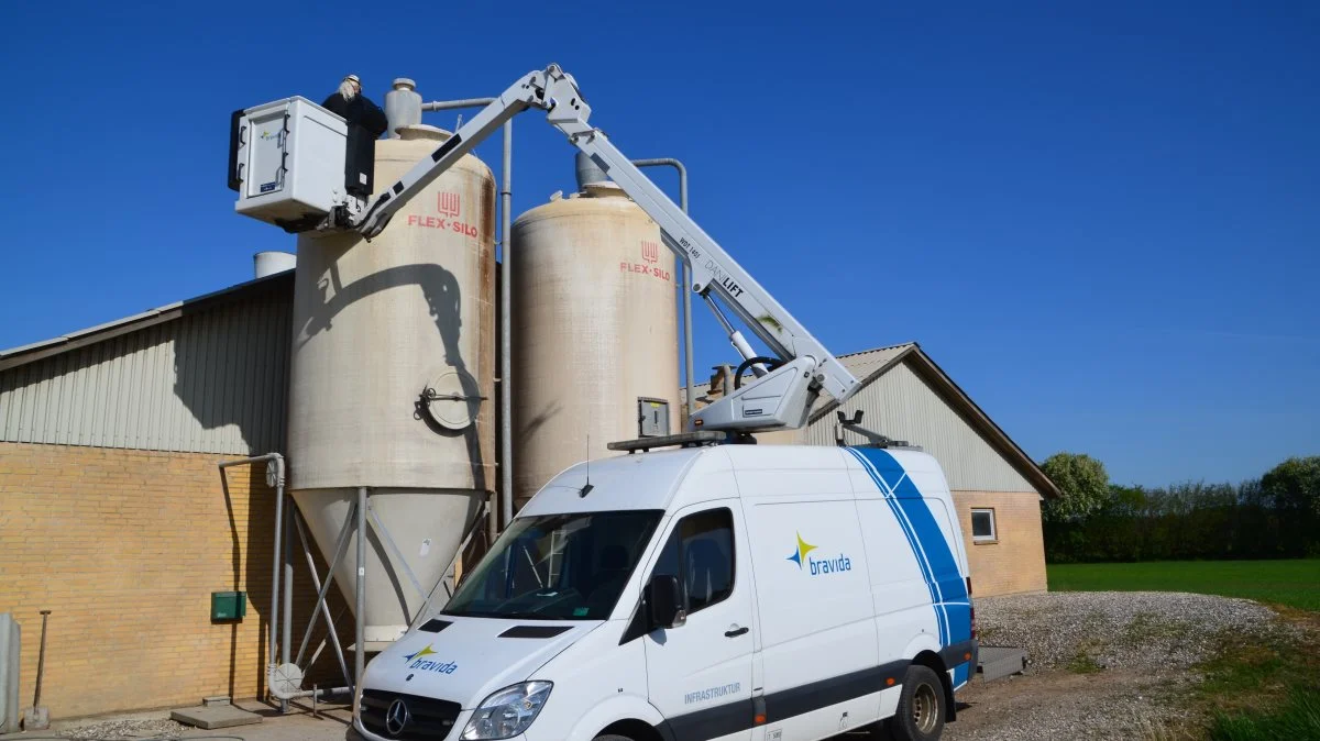 Hos Wrang Agro får de i disse dage monteret Danish Agros nye digitale onlineløsning til monitorering af foder- og råvaresiloer »SiloInsite«. Foto: Danish Agro