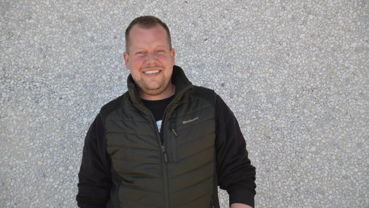 - Vi har mere og mere data i produktionen, og vi skal være skarpe på at anvende dem. Det giver en hel masse muligheder for at følge produktiviteten, lyder det blandt andet fra svineproducent Jacob Wrang Rasmussen. Foto: Camilla Bønløkke