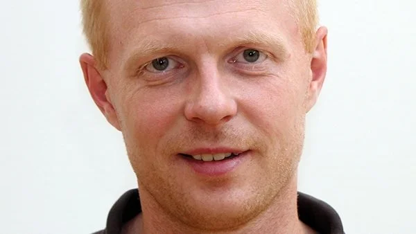 Casper Andersen, planteavlskonsulent i Velas, peger på hestebønner som et af de alternativer, som vi relativt nemt kan dyrke i Danmark. Foto: Velas