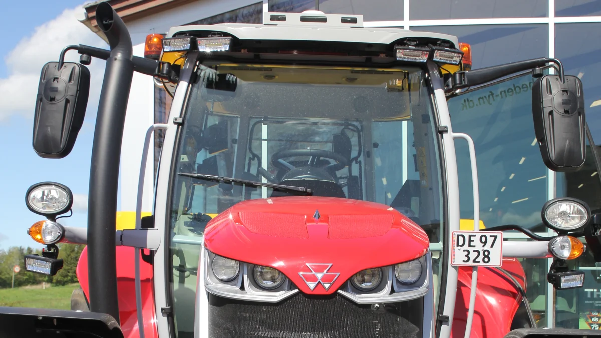 Massey Ferguson model 7S.190 kørte mange demoture dagen igennem. Den er med sin overskuelige betjening og lave støjniveau en attraktiv traktor for mange.