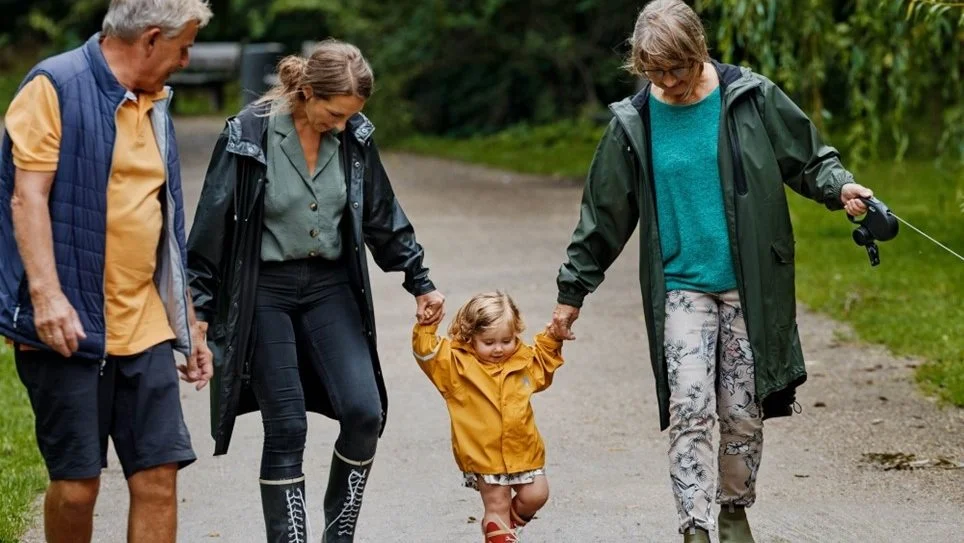 Det er vigtigt også at få styr på, hvordan familien er stillet, hvis det ulykkelige skulle ske, at man går bort før tid eller får alvorlig sygdom. Arkivfoto: Velliv