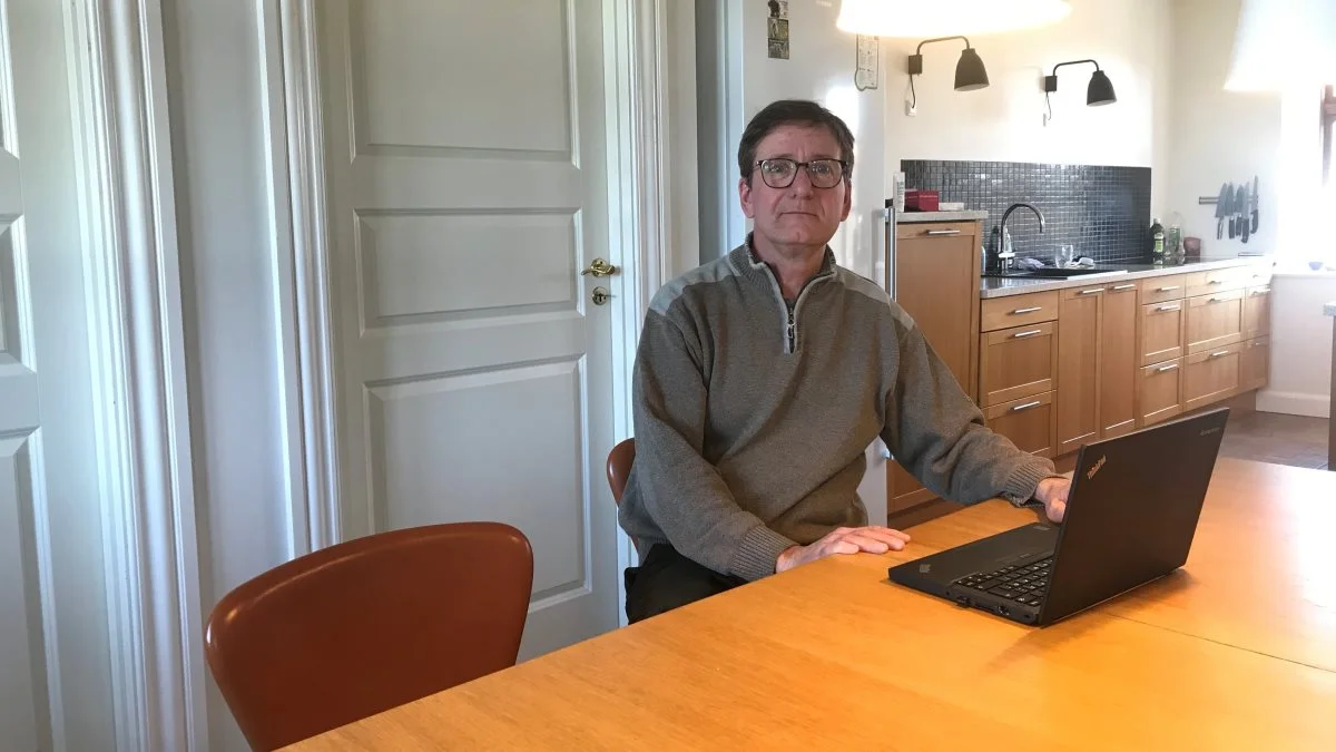 - Jeg er dygtig til at passe mine dyr og min forretning, men jeg vil allerhelst gerne undgå for meget papirarbejde, pointerer Jesper Abildgaard Jensen, svineproducent ved Odense. Foto: Velas