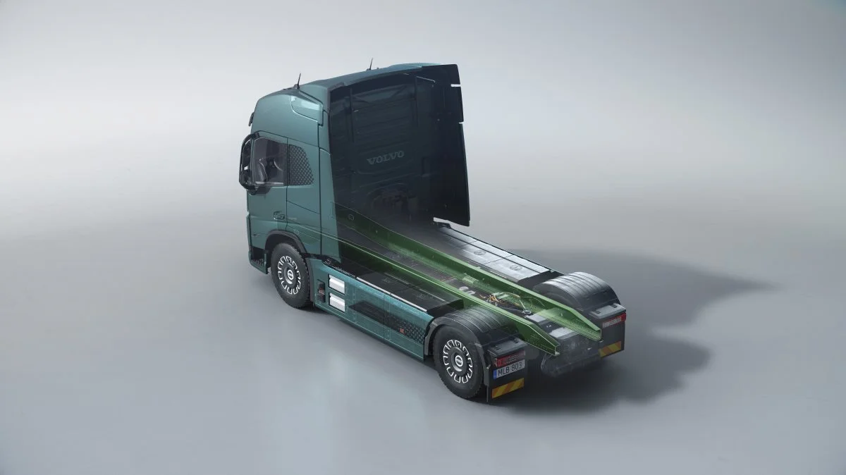 Volvo Trucks er den første i verden til at anvende fossilfrit stål i sine lastbiler. Stålet vil blive brugt i lastbilernes chassisrammer. Pressefoto