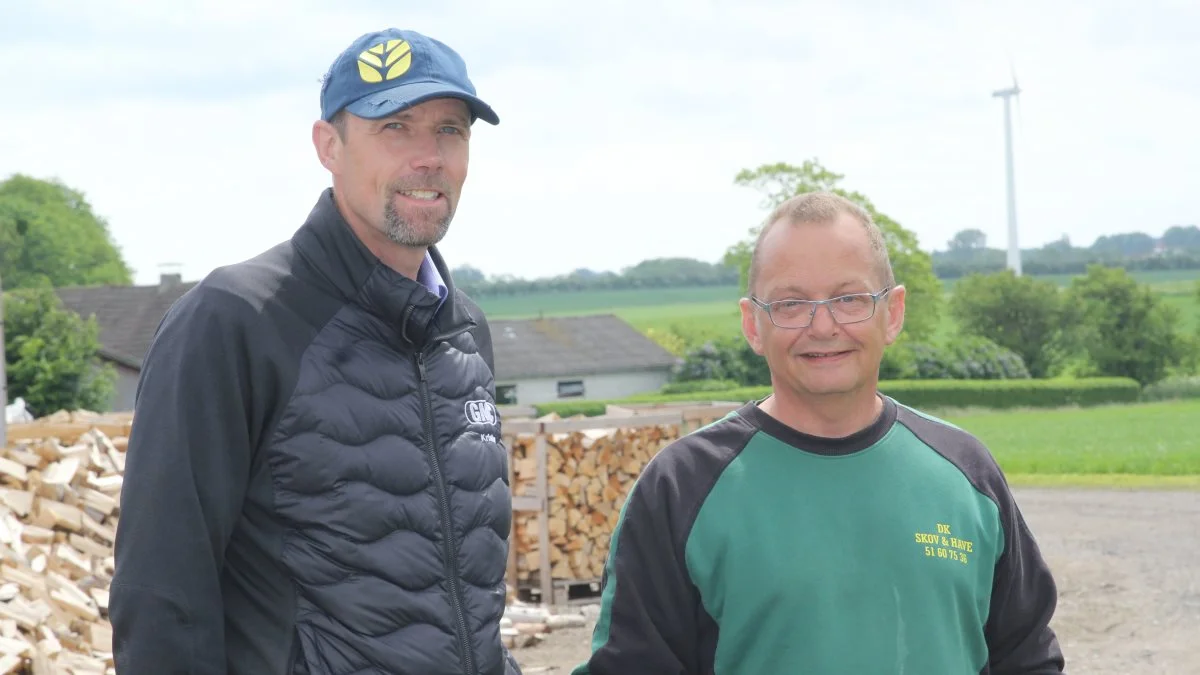 Kristian B. Jørgensen, salgschef og partner hos Glamsbjerg Maskincenter (tv) og Peter Klemmensen, DK Skov og Have nord for Krogsbølle har samarbejdet om at designe og udvikle »GMC Bio Cut« og »GMC Bio Pick Up«.