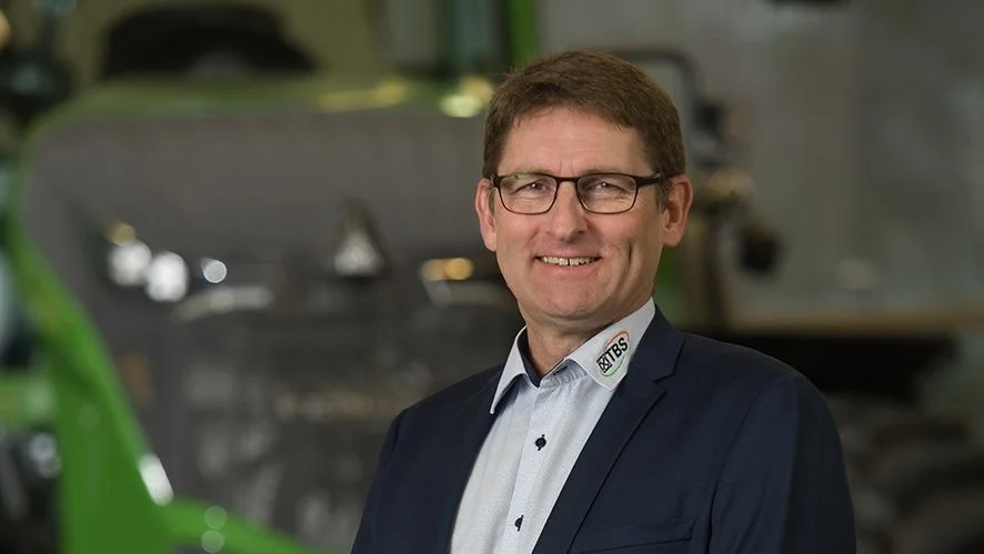 Danmarks største Fendt-forhandler, TBS, har for første gang sin egen stand, og det ser administrerende direktør, Jan Gaarder, TBS Maskinpower, frem til. Foto: Pressefoto