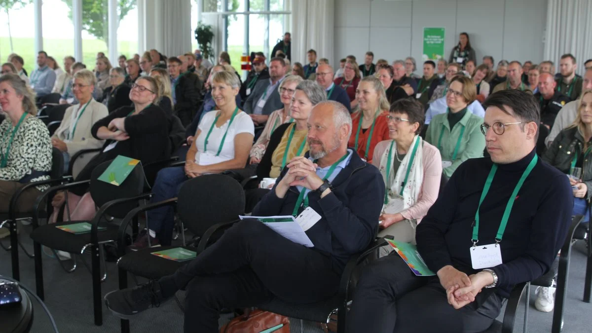 Små 150 tilhørere havde fundet vej til Gl. Avernæs på Sydvestfyn, da der blev holdt plantefestival under titlen: Planterne kommer. Fotos: Henriette Lemvig