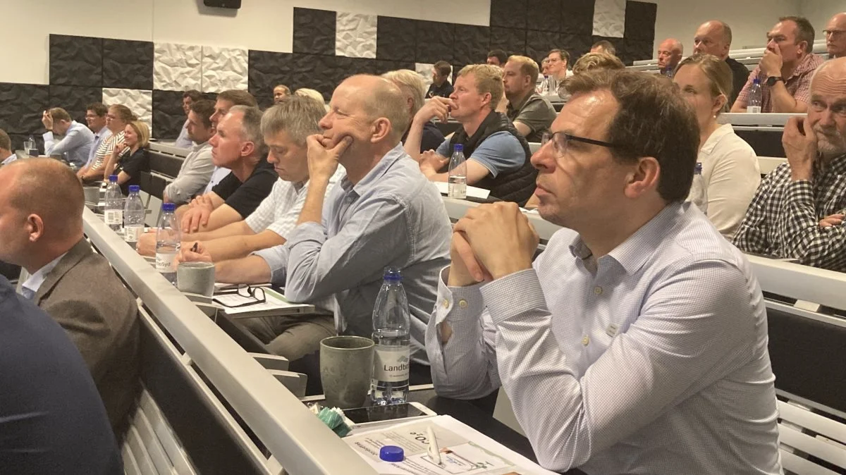Mere end 40 sønderjyske landmænd var mødt op til klimadagen, der blev afholdt i Aabenraa. Foto: Mette Sandemann