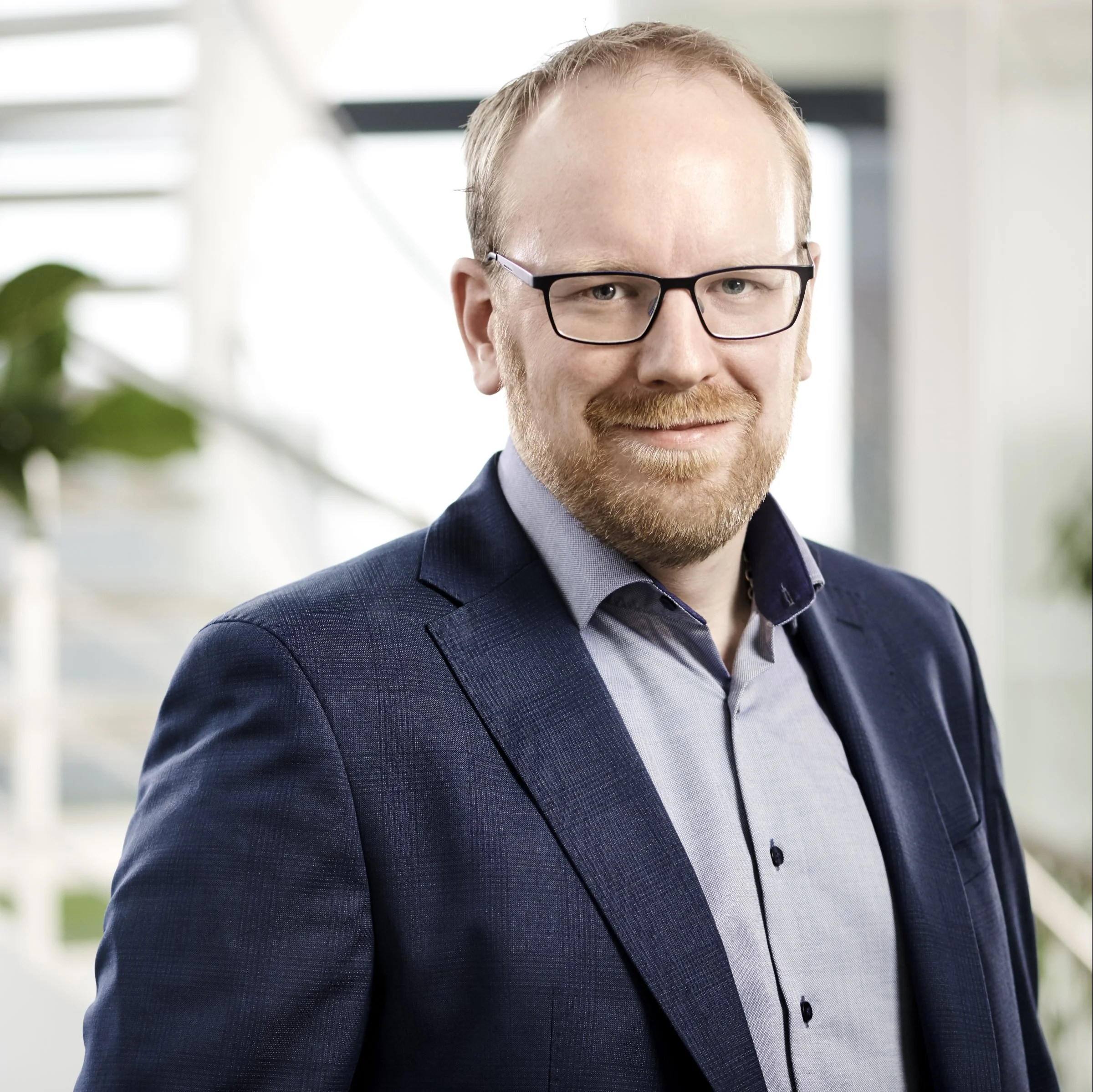 Ifølge Gerth Petersen Holm, konsulent i DM&E Agro, er mindst én maskine i hvert maskinhus i Danmark omfattet af den ændrede fortolkning og er derved blevet lovlige at køre med. Pressefoto