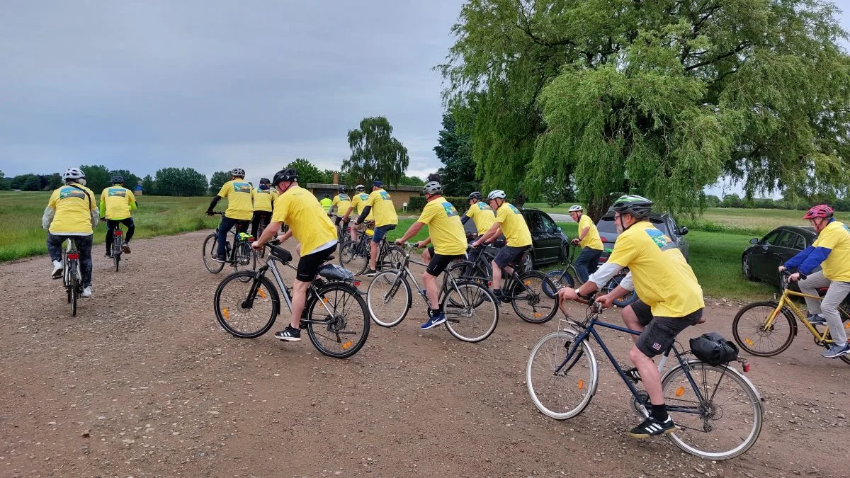 40 landmænd varmede forleden op til Tour de France i Danmark, ved at køre en del af den danske Tour-rute i Vejle Ådal.