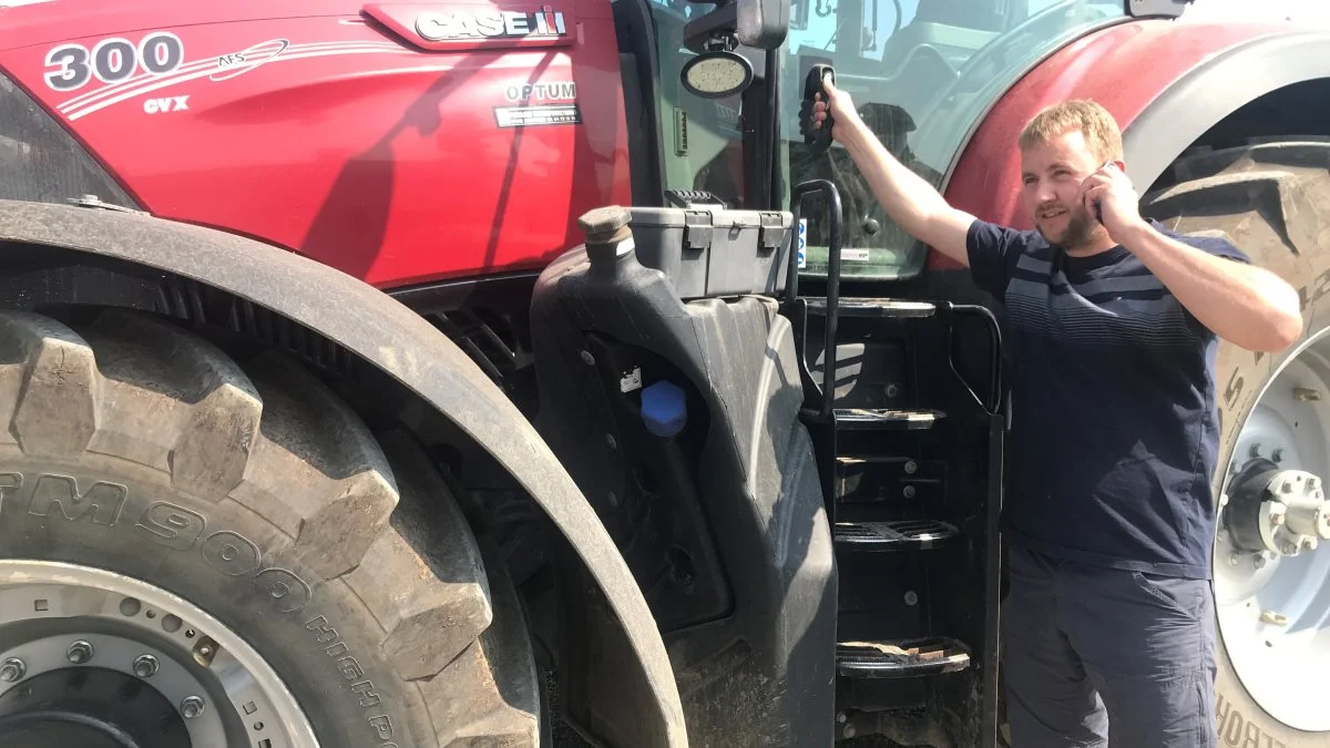 En høj regning  på telefon- og bredbåndsløsninger var en af grundene til, at Martin Boe Madsen, der driver en full-line svineproduktion ved Ebberup på Sydvestfyn, for nyligt skiftede alle bedriftens knap 25 simkort samt et par telefoner ud med nye modeller. 