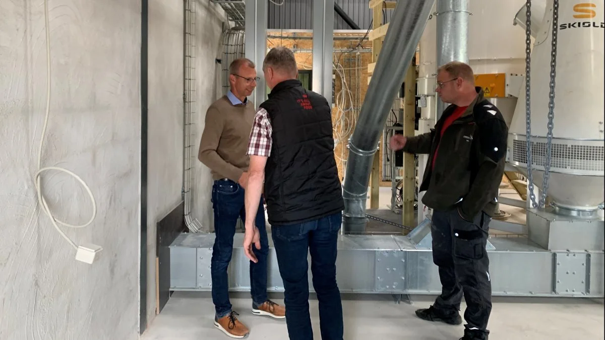 Projektkonsulent Carsten Keldmann Christensen fra Sukup Europe var naturligvis til stede og fortalte om det nye anlæg på Brandelevgaard. Foto: Jesper Hallgren