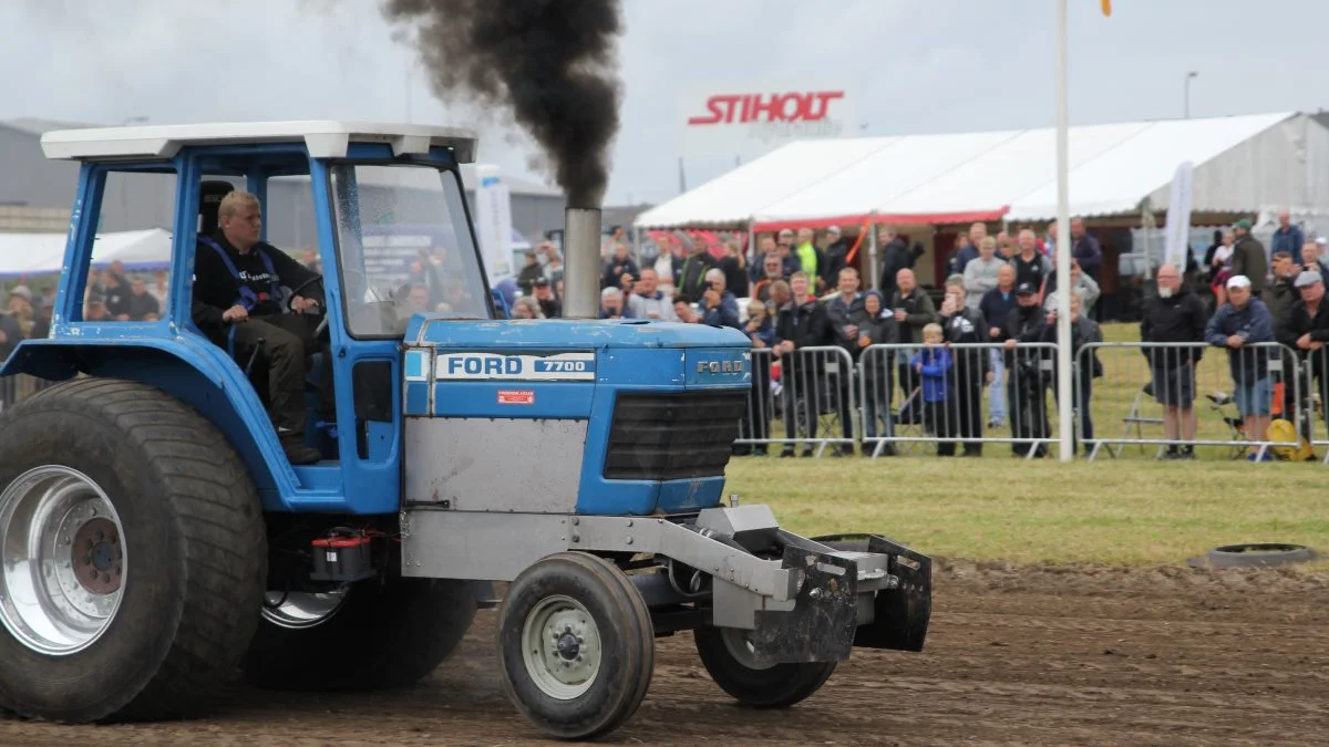 Johannes Jensen er blandt de yngste og nye kræfter inden for den fynske traktortræk-verden. Han kører i en Ford 7700, som han deler med sin to ældre brødre.