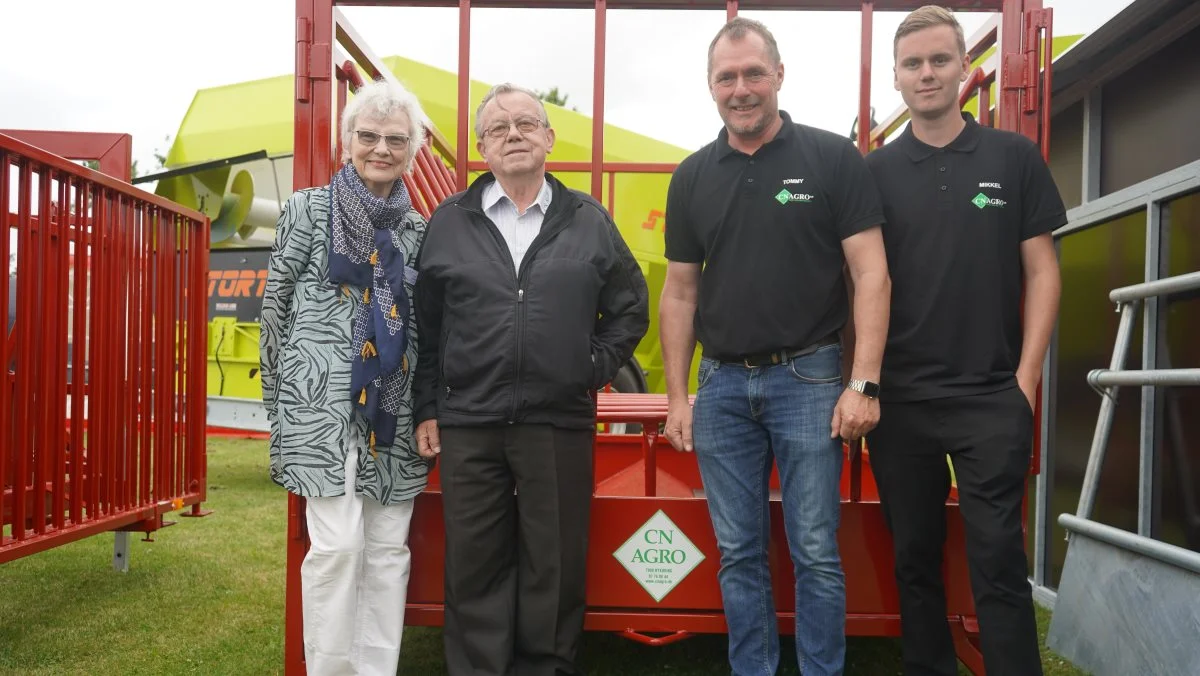 Hedvig Og Christian Nørgaard har solgt deres virksomhed, CN Agro til Tommy og Mikkel Drejer (th.). Foto: CN Agro