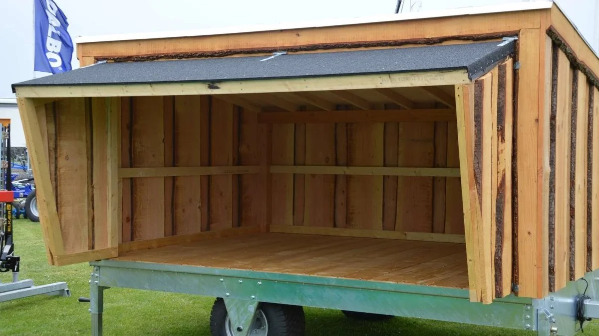 Mobile shelters fra HE Maskiner. To modeller – modellen til højre er med hems. Fotos: Camilla Bønløkke
