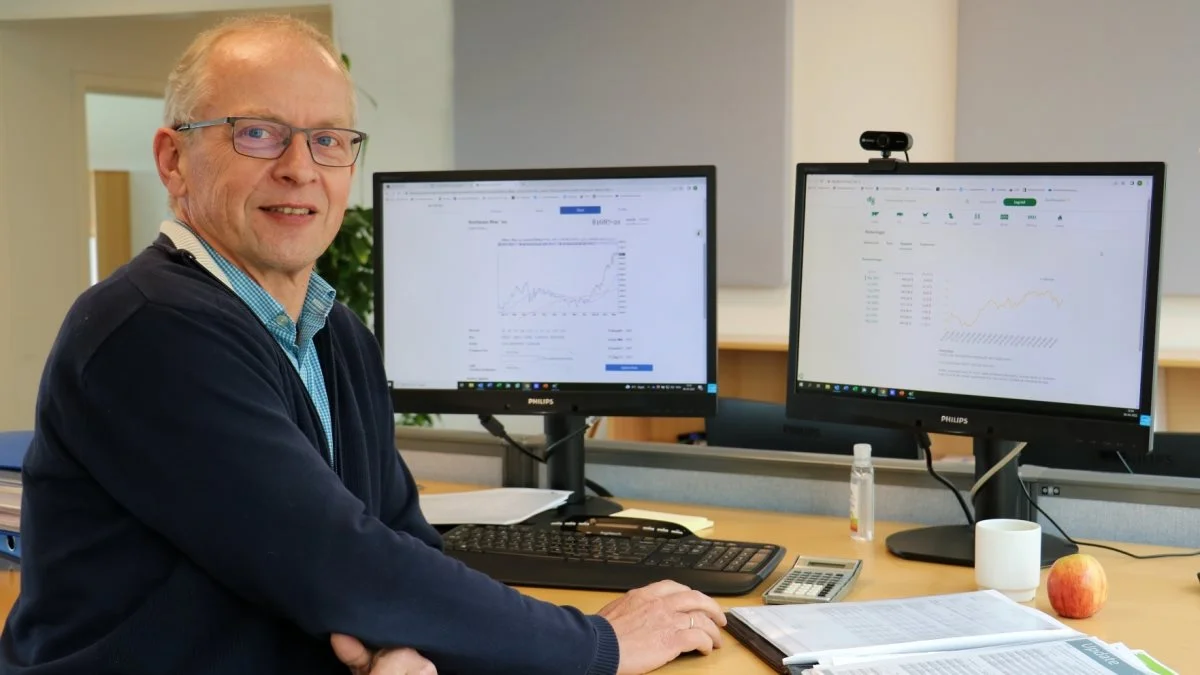 - Her i LandboNord følger vi udviklingen tæt og sender foderhandler i licitation for landmænd, der vil sikre sig den bedste handel, siger fagchef Foder i LandboNord, Peter Jakobsen.