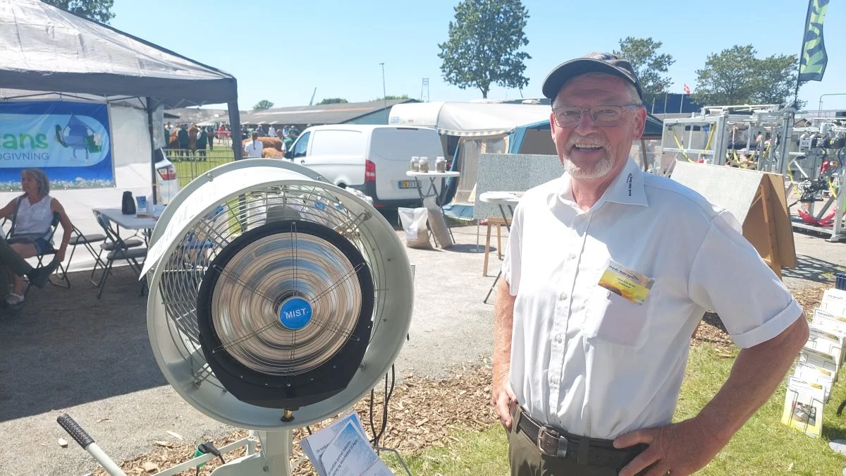 Hans Erik Brink er indehaver af Nordic Stald Kemi og er udstiller på Ribe Dyrskue. Her fotograferet i forbindelse med Landsskuet forleden i Herning, hvor han blandt andet præsenterede sin tågekanon til desinfektion og insektbekæmpelse. Foto: John Ankersen
