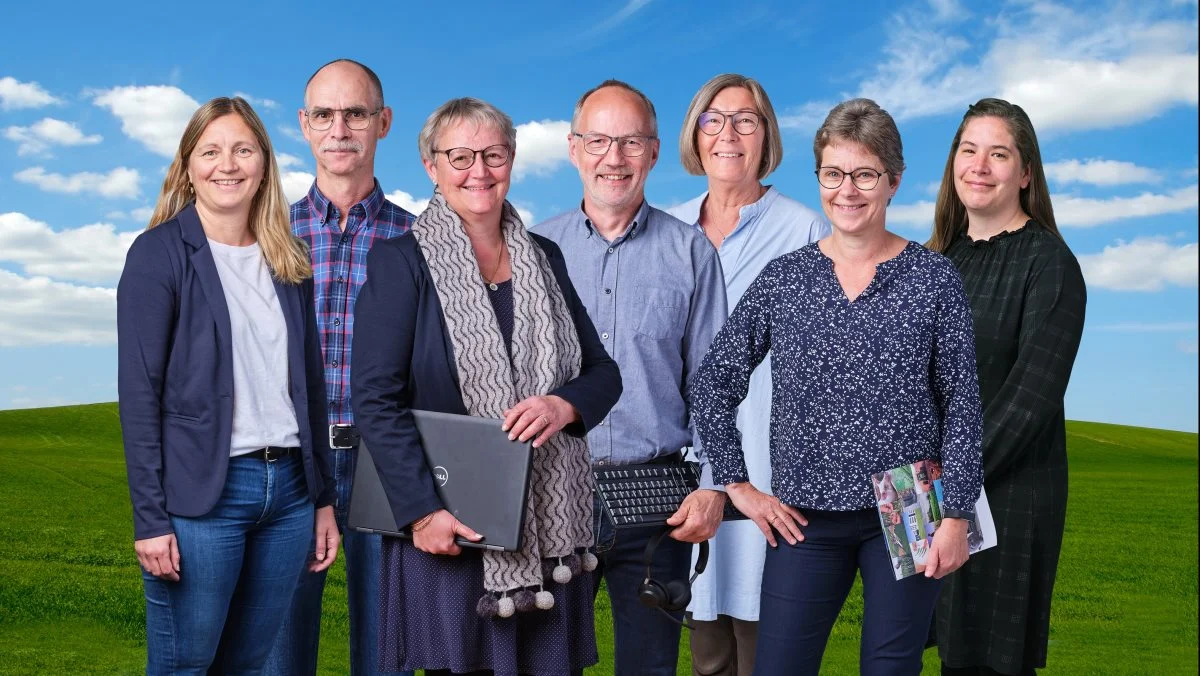 Fra venstre: Dorthe Fjordside (25 år), Kurt Pedersen (25 år), Kirsten Holm Pedersen (40 år), Kim Hansen (40 år), Lene Baastrup Jakobsen (40 år), Tove Hindkjær (40 år), Mette Pedersen (40 år).

