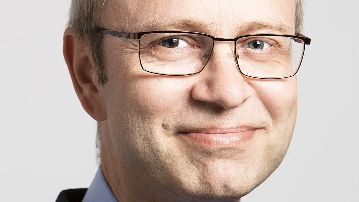 - Vi er grundlæggende imod, at man forskelsbehandler landmænd på baggrund af størrelse, hvad enten det gælder for de store landbrug eller de små. Vi synes ikke, at det giver mening, at man afskærer de mindste landmænd fra af få del i ordningen.