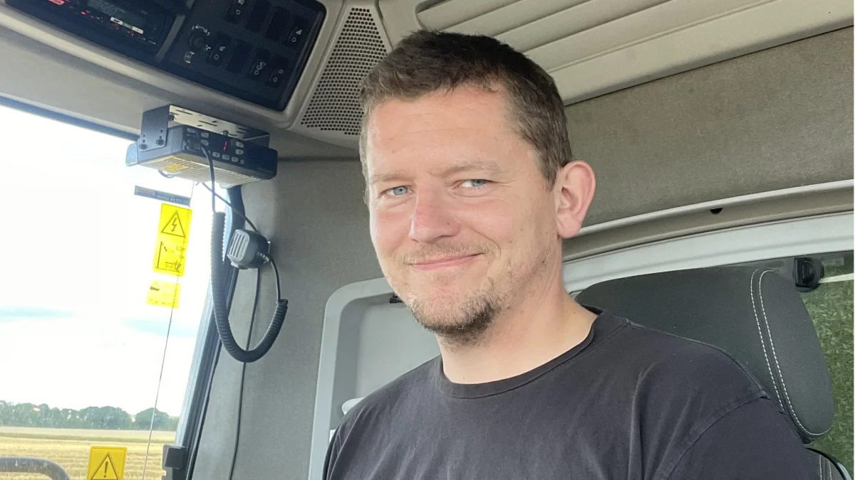 Jacob Stougaard er én af Gyllingnæs gods' erfarne ansatte i marken. Der er yderligere tre fastansatte i markbruget. Foto: Dorthe Kappel, DSV Frø