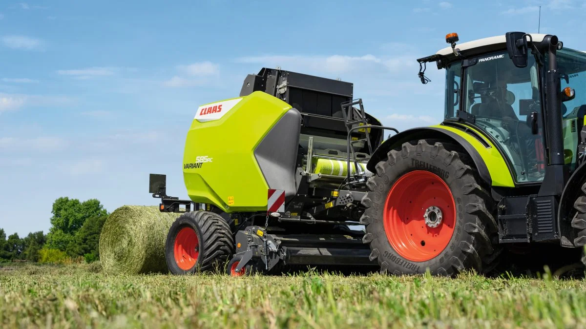 Nye Claas Variant 500 pressere tilbydes nu med en række nye features som trykregulering i pressekammeret, flere dækmuligheder og Cemis Isobus terminal.