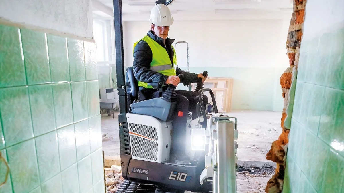 Blandt de maskiner, der forhandles hos Stenderup, er  Bobcat E10e, der er Verdens første 1 tons elektriske minigraver. Pressefoto