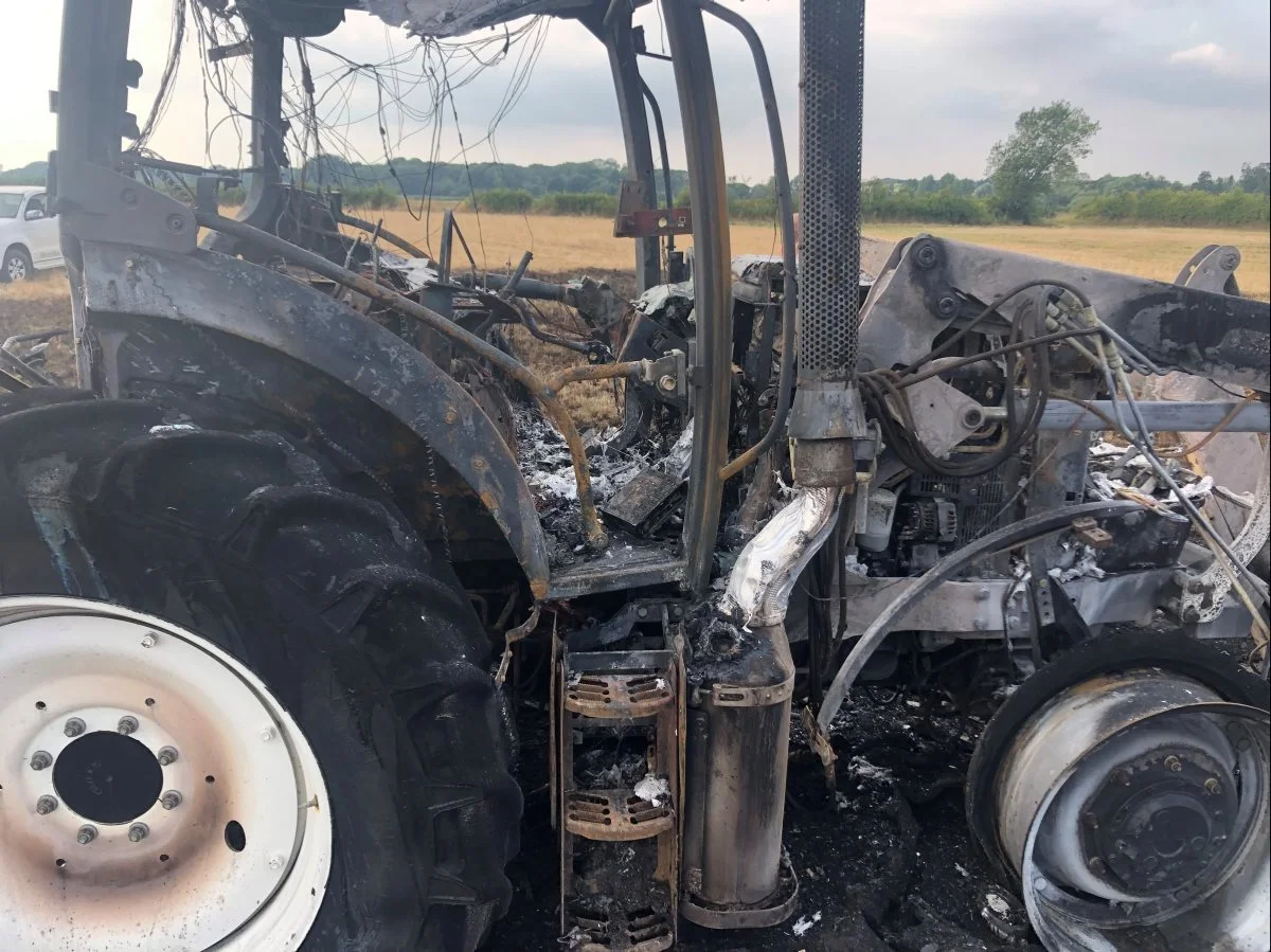 Sådan så traktoren ud efter eksplosionen. Foto: Henriksminde Landbrug
