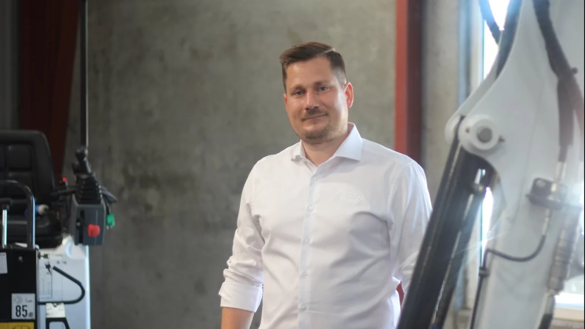 Det går mere end godt hos Stenderup Maskinforretning udenfor Rødding i Sydjylland, konstaterer administrerende direktør, Troels S. Jensen. Foto: Henning K. Andersen