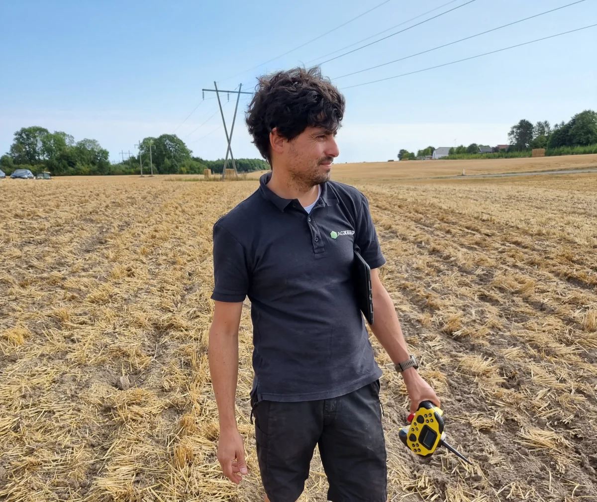 AgXeed har sin egen mand Philipp Kamps i marken for at vise, hvad virksomhedens robotter kan klare. Foto: Anders Lei