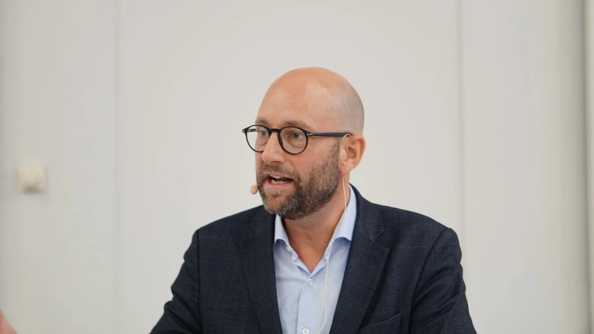 Fødevareminister Rasmus Prehn (S) sagde på mødet med de frustrerede fynske landmænd, at han har bedt Finansministeriet om lov til at opnormere blandt andet Landbrugsstyrelsens indsats. Fotos: Morten Ipsen