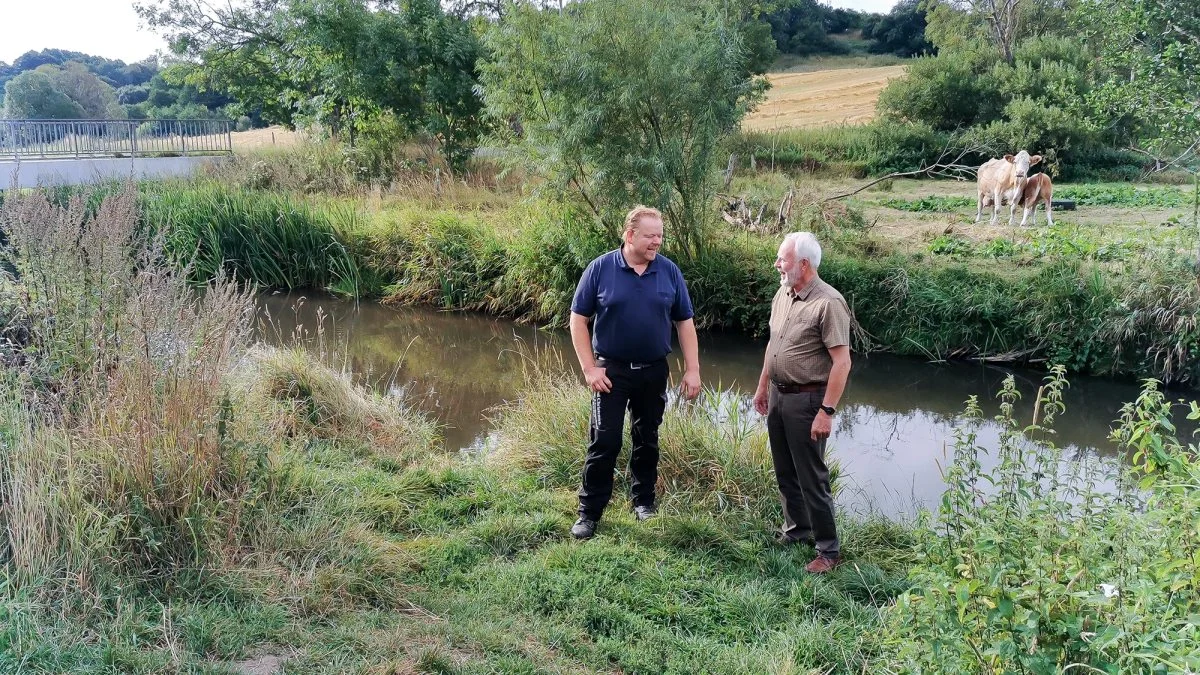 Poul Christensen og Torben Lindholst ved Kolding Å.