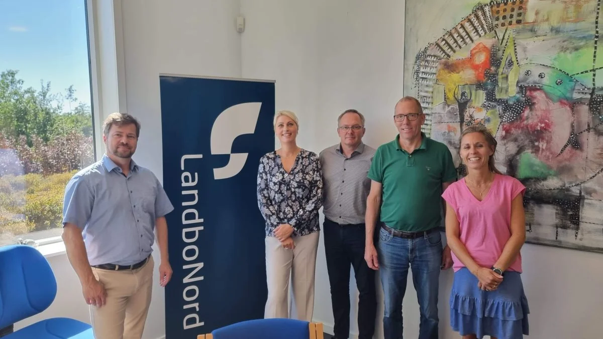 Folketingspolitiker Maja Torp (V) lagde forleden vejen forbi LandboNord. På billedet ses fra venstre foreningens formand Niels Vestergaard Salling, Maja Torp, 2. næstformand Torben Farum, 1. næstformand Lars Mellemkjær og foreningskonsulent Kia Klostergaard Gaardlund. 