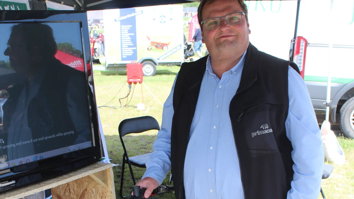 Flemming Schmidt er indehaver af Primecare Rørkær, der har udviklet sit eget Klov Spray System. Foto: John Ankersen