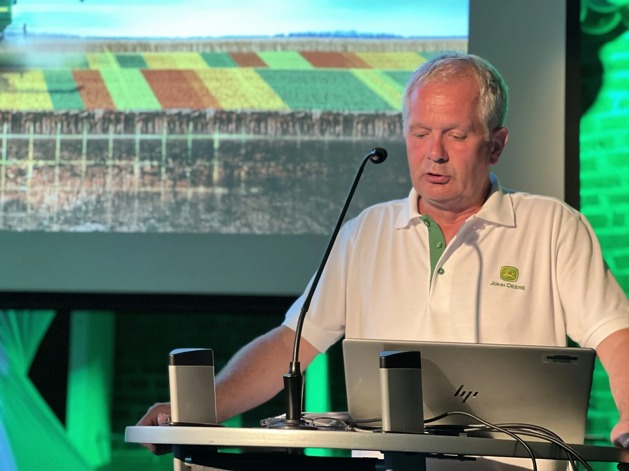 Dr. Peter Pickel er overbevist om, at el er fremtiden. Men overgangsperioden kan blive lang for store landbrugsmaskiner, og her kan Multifuel-konceptet være interessant, hvis afgifterne på biodiesel lempes. Foto: Kasper Stougård 