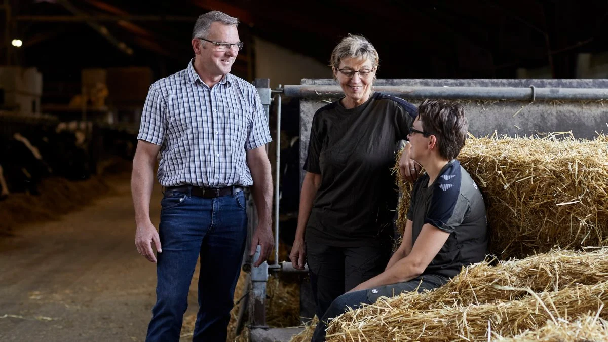 Blandt de Arla-gårde, der i år åbner dørene for besøgende under Åbent Landbrug søndag den 18. september, er Christiansborg på Fyn, der er ejet af Gitte og Carsten Hedegaard. Her forventer man omkring 2.500 gæster, som vil tage gårdens 675 holsteinkøer nærmere i øjesyn. Foto: Arla