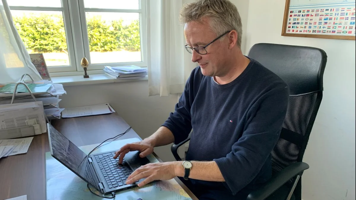 Jacob Jensen kan se tilbage på snart 18 år i Folketinget, og som venstres miljøordfører arbejder han med et område, der har stor betydning for landbrugserhvervet.  Foto: Jesper Hallgren