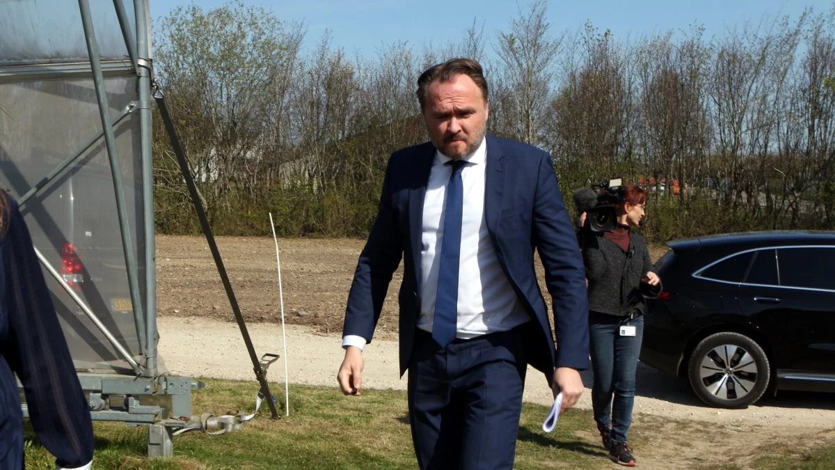 - Vi står i en energikrise og arbejder hårdt på at blive uafhængige af russisk gas. Den gas, erhvervslivet sparer her, kan bidrage til at sikre os energi nok i et presset energimarked, siger klima-, energi- og forsyningsminister Dan Jørgensen. Arkivfoto