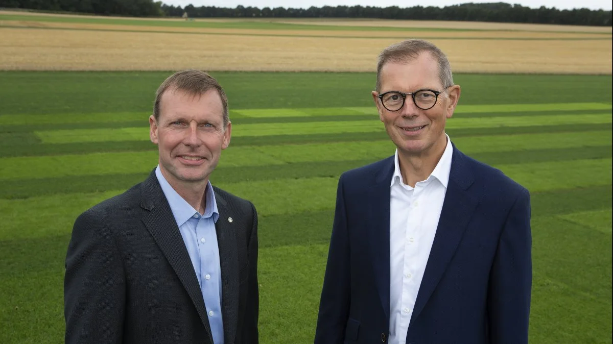 Både formand Christian Høegh-Andersen (til venstre) og administrerende direktør Truels Damsgaard glæder sig naturligvis over rekordregnskabet i DLF. Pressefoto   