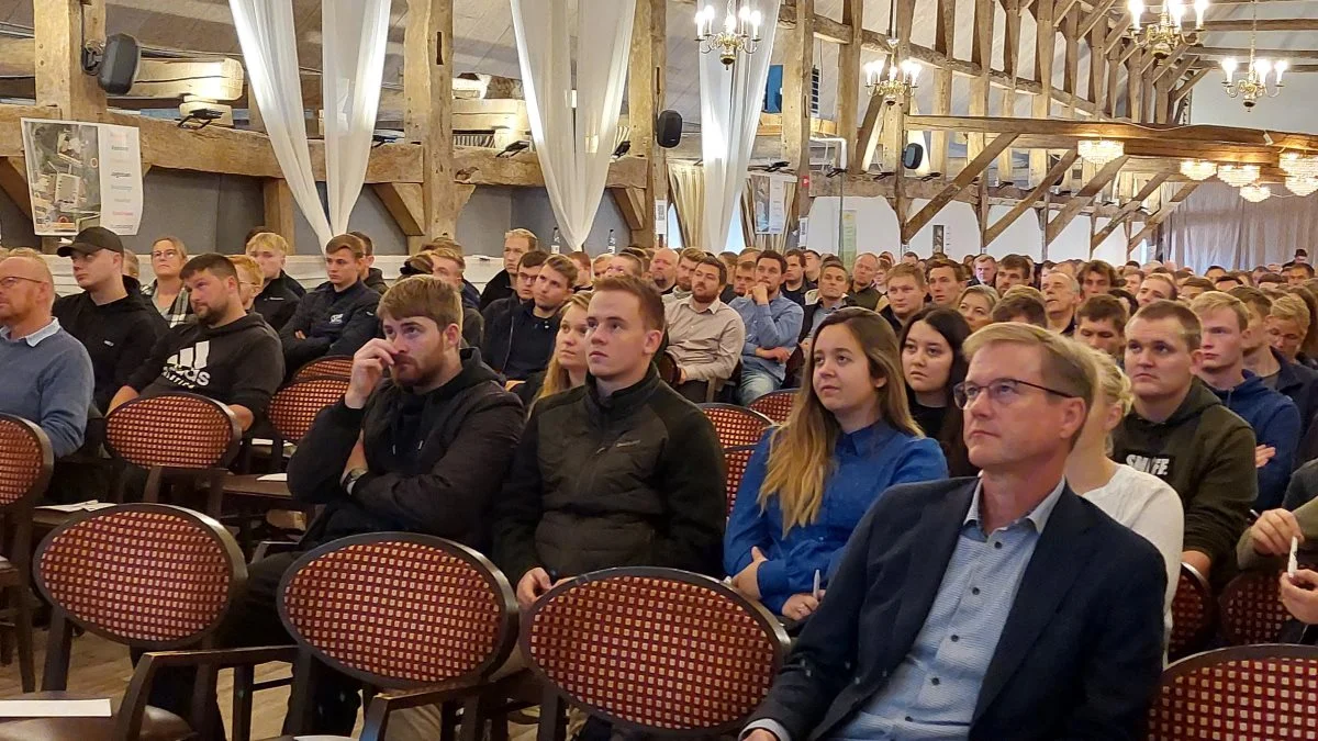 Omkring 255 landbrugselever fra en række skoler og erhvervsakademier deltog i Tænketanken Frejs klimadag forleden, der blev holdt på Møllerup Gods på Djursland. Foto: John Ankersen
