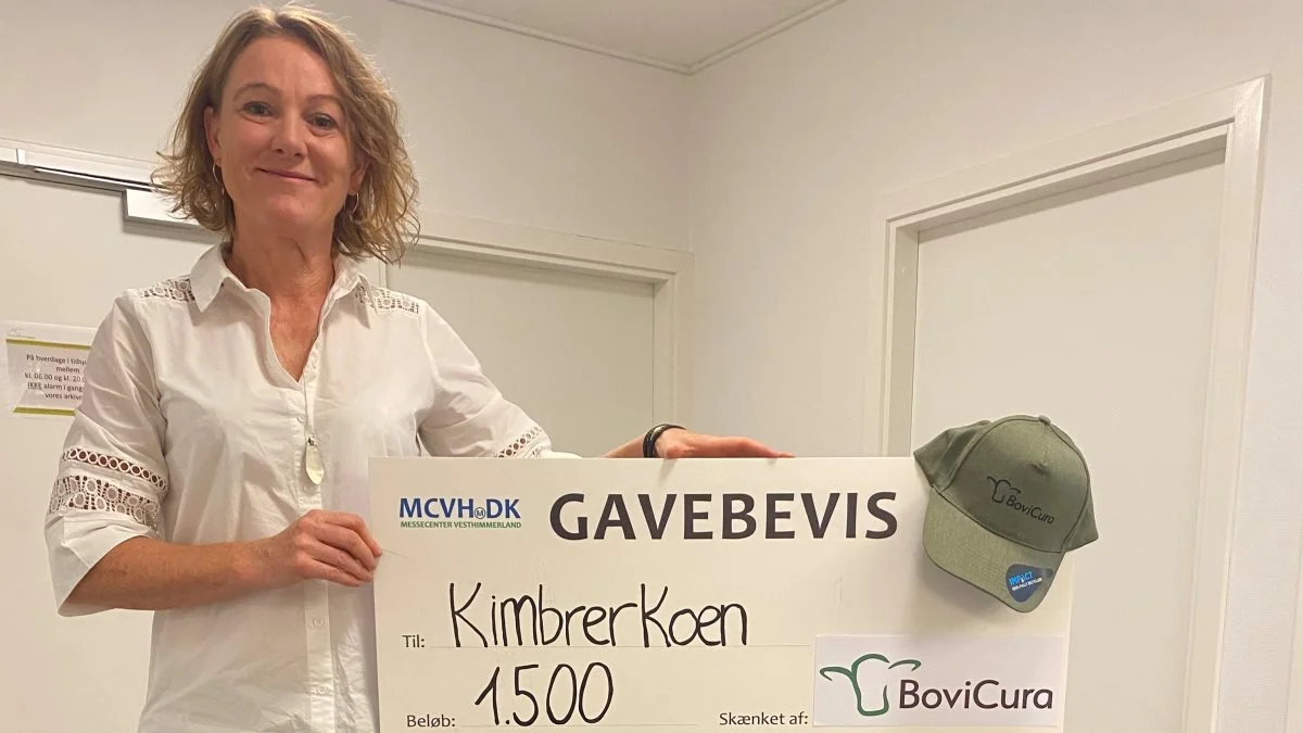BoviCura giver 1.500 kroner til årets Kimbrerko. På billedet ses Rikke Fredsgaard fra BoviCura.