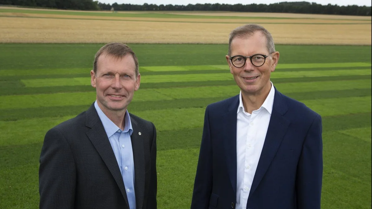 Både formand Christian Høegh-Andersen (til venstre) og administrerende direktør Truels Damsgaard glæder sig naturligvis over rekordregnskabet i DLF. Pressefoto   